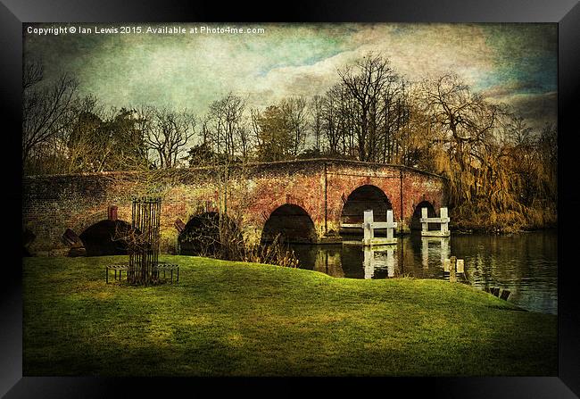  The Old Bridge at Sonning Framed Print by Ian Lewis