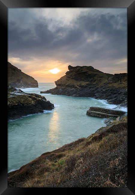 Towards the Setting Sun (Boscastle) Framed Print by Andrew Ray
