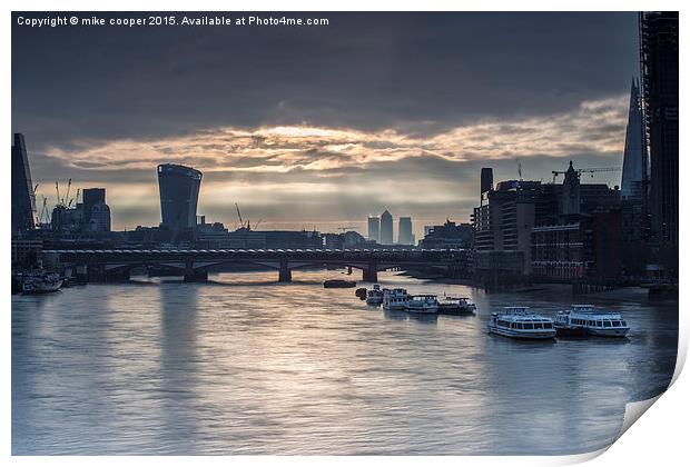  London cityscape,view from Waterloo bridge Print by mike cooper