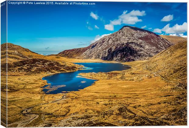  Llyn Idwal and Pen Yr Old Wen Canvas Print by Pete Lawless