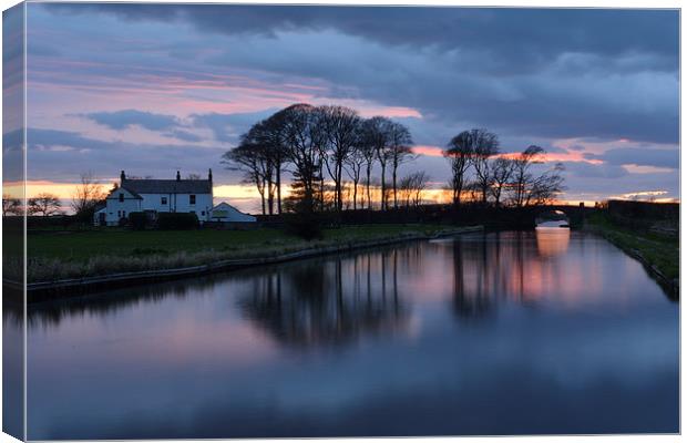  Last Light On The Canal Lancashire Canvas Print by Gary Kenyon