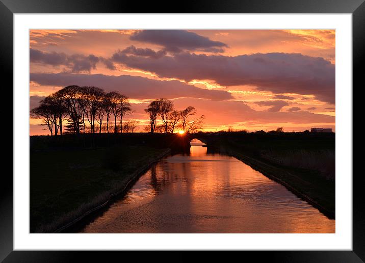  Sunset  And Silhouettes On The Canal  Framed Mounted Print by Gary Kenyon