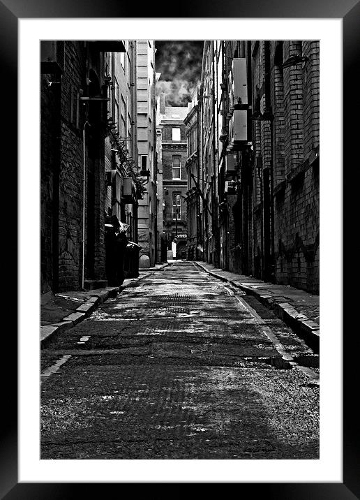 cobbled back streets of inner city Liverpool Framed Mounted Print by ken biggs