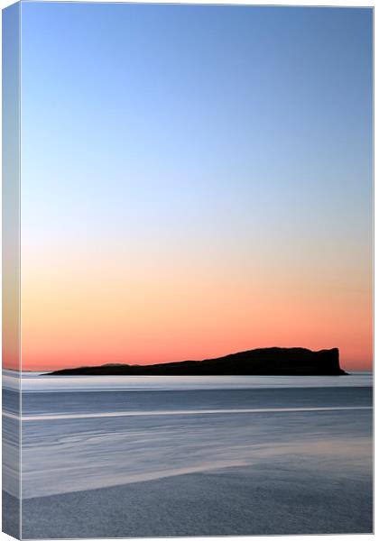  Staffin Island Sunset Canvas Print by Grant Glendinning