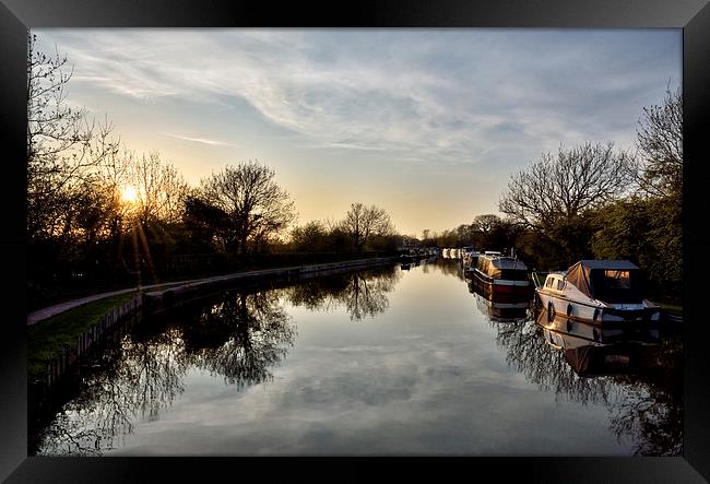  Lancaster Canal As The Sun Went Down For The Day Framed Print by Gary Kenyon