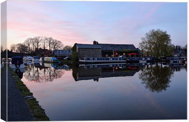 Last Light On The Lancaster Canal Canvas Print by Gary Kenyon