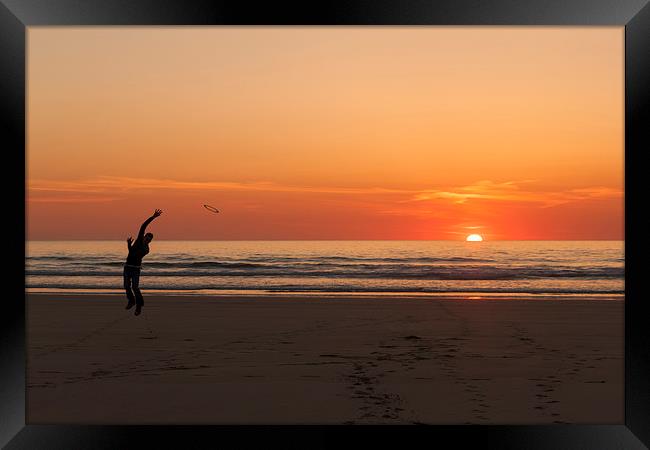  Sunset Frisbee Framed Print by Kieran Brimson