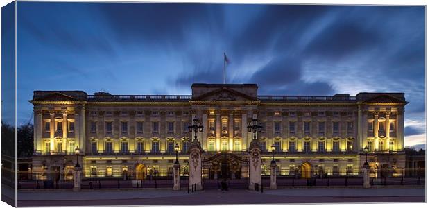 Buckingham palace at night Canvas Print by Stephen Taylor