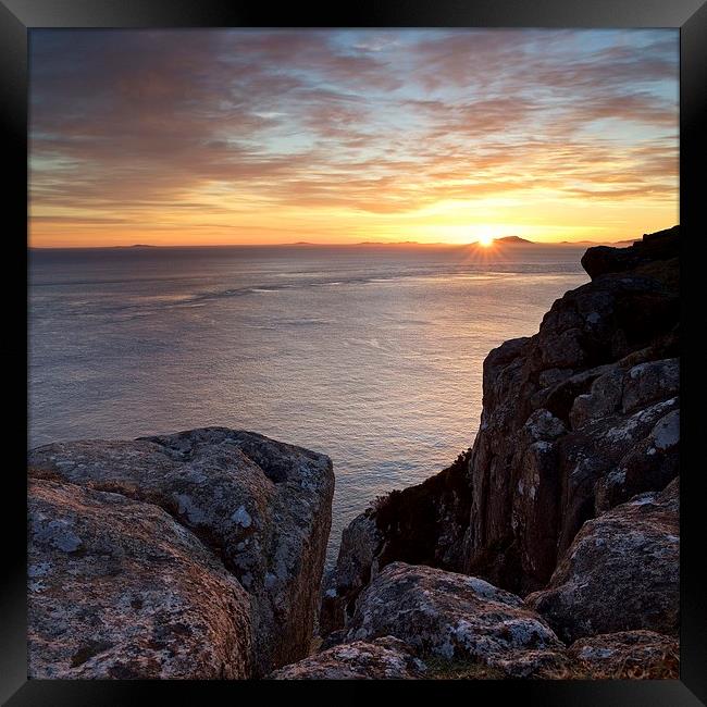  Sunset at Neist Point Framed Print by Stephen Taylor