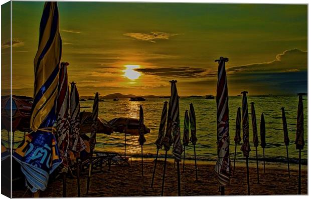  PATTY BEACH SUNSET Canvas Print by radoslav rundic