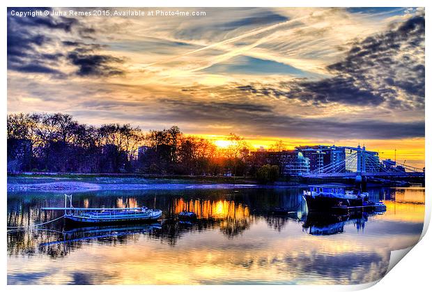 Sunset in Battersea Print by Juha Remes