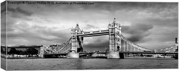  Tower Bridge in mono Canvas Print by Thanet Photos