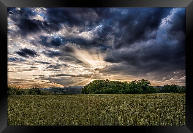  The setting sunrays Framed Print by Andrew Richards