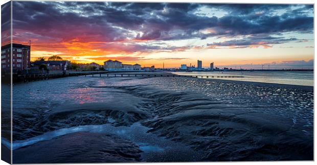  Dramatic Sunset on River Thames Canvas Print by John Ly