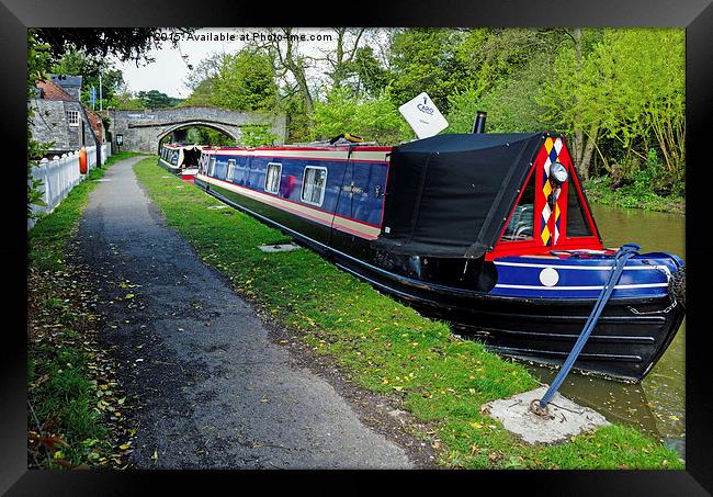  A Narrow boat on the Shropshire Union canal Framed Print by Frank Irwin