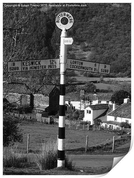 Sign post at Buttermere Print by Susan Tinsley