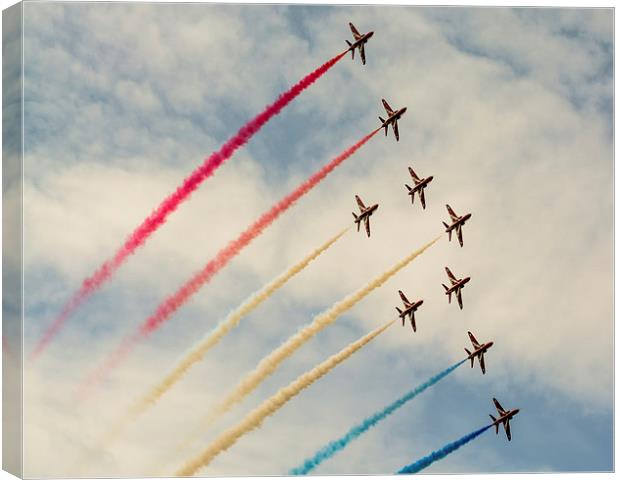  RAF Red Arrows - Full Formation  Canvas Print by Andrew Scott