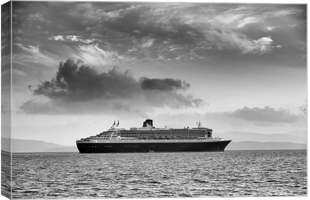 Queen Mary 2 Canvas Print by Grant Glendinning
