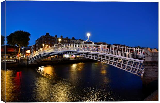  Ha'penny Bridge, Dublin, Ireland Canvas Print by Ann McGrath