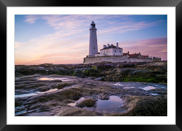  St Marys Lighthouse Framed Mounted Print by Les Hopkinson