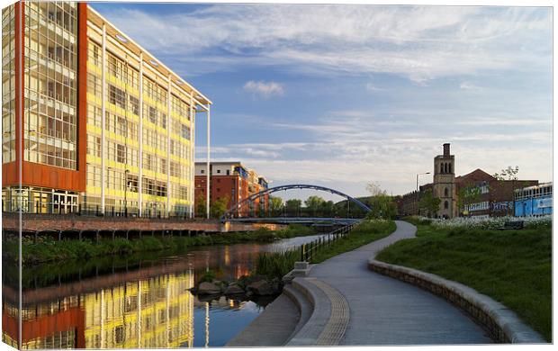 Pocket Park and River Don, Sheffield  Canvas Print by Darren Galpin