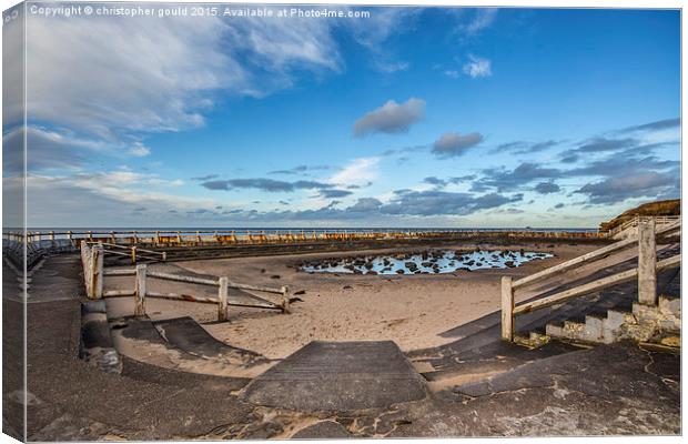 Tynemouth pool Canvas Print by christopher gould