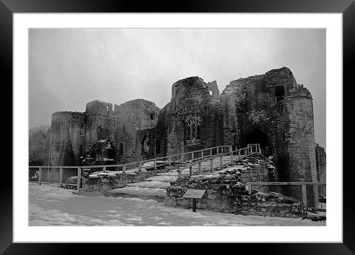 Goodrich Castle Framed Mounted Print by les tobin