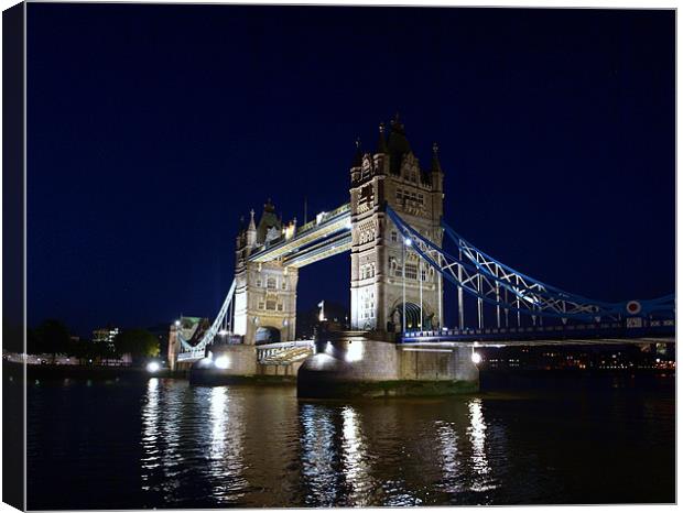 Tower Bridge at night on the River Thames, England Canvas Print by Terry Senior