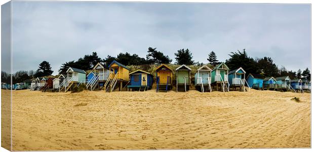Wells beach huts Canvas Print by Oxon Images
