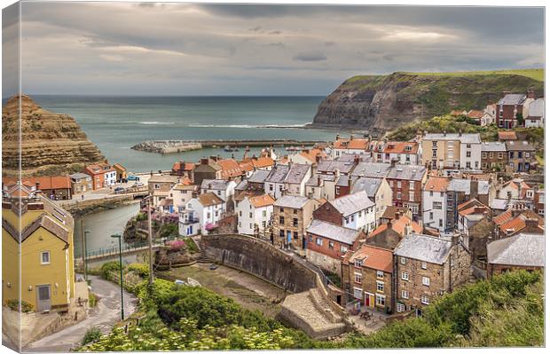  Staithes North Yorkshire Canvas Print by Stephen Mole