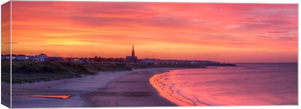  Longsands Tynemouth Canvas Print by Alexander Perry