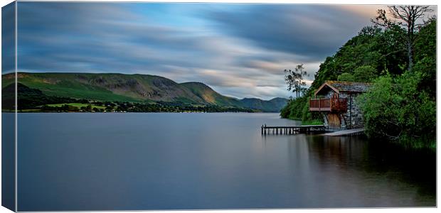 Dukes Boathouse Canvas Print by Roger Green