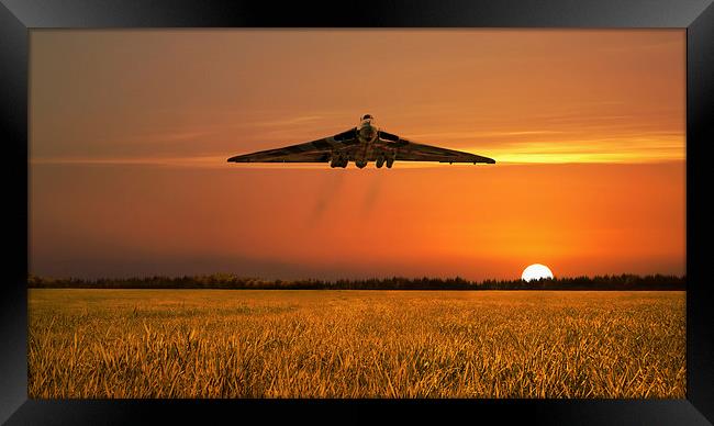 Vulcan Farewell Fly Past (Landscape) Framed Print by J Biggadike
