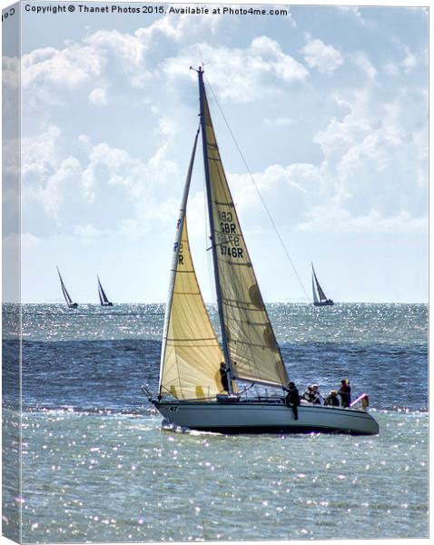  Yachts racing Canvas Print by Thanet Photos