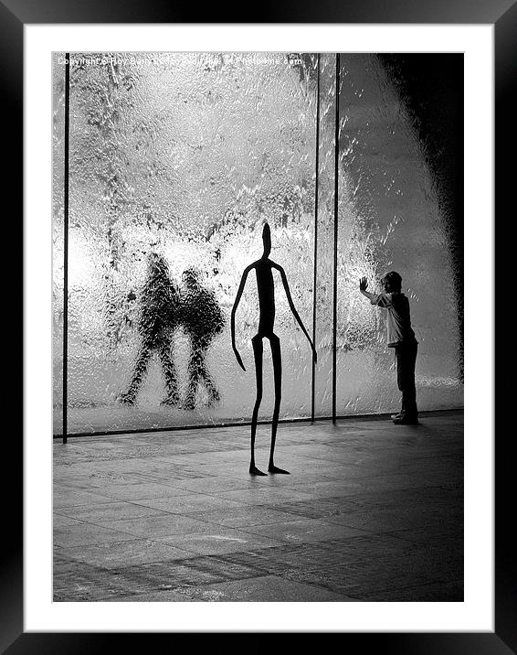  Water walls and Men of bronze. Framed Mounted Print by Roy Barry