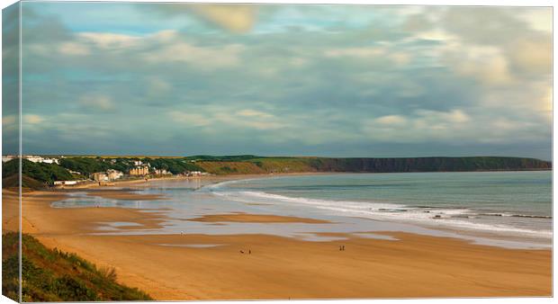  Filey beach, North East Yorkshire Canvas Print by Andrew Scott