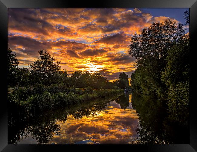 Kennet and Avon Canal, Berkshire, England, UK Framed Print by Mark Llewellyn