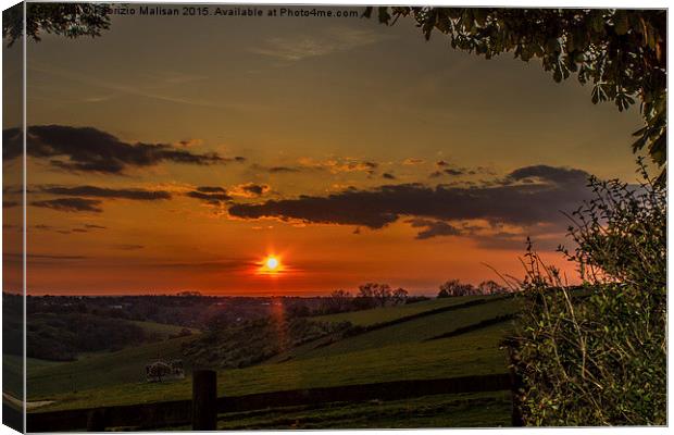  A beautiful sunset over the Surrey hills Canvas Print by Fabrizio Malisan