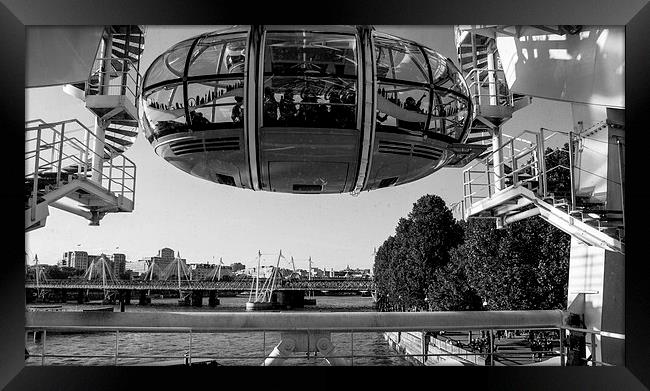  London Eye start Framed Print by Simon Hackett