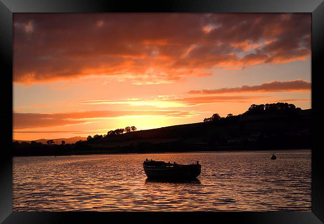 Sunset over the Teign  Framed Print by kevin wise