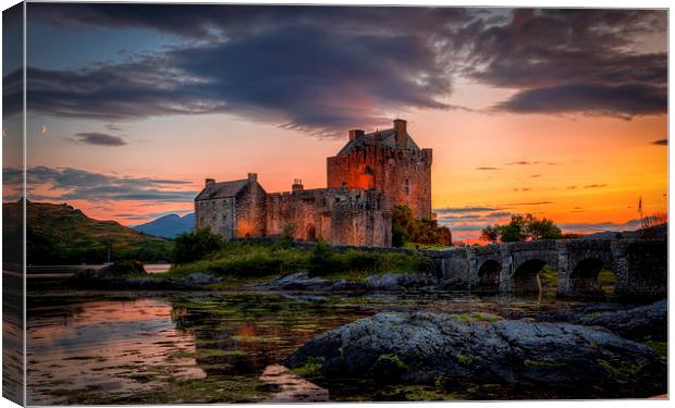   Eilean Donan Castle Sunset Canvas Print by Tony Walsh