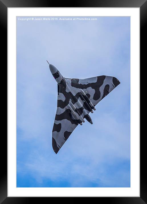 XH558 climbs into the sky Framed Mounted Print by Jason Wells
