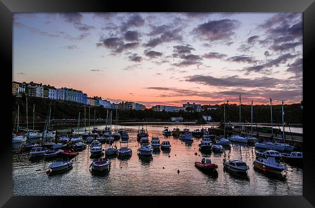 The sun setting over Tenby Harbour  Framed Print by Mandy Llewellyn