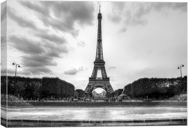  The Eiffel Tower, Paris Canvas Print by Gavin Liddle