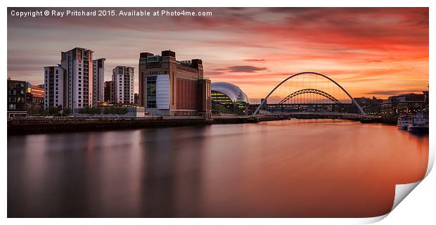  Sunset Over The Tyne Print by Ray Pritchard