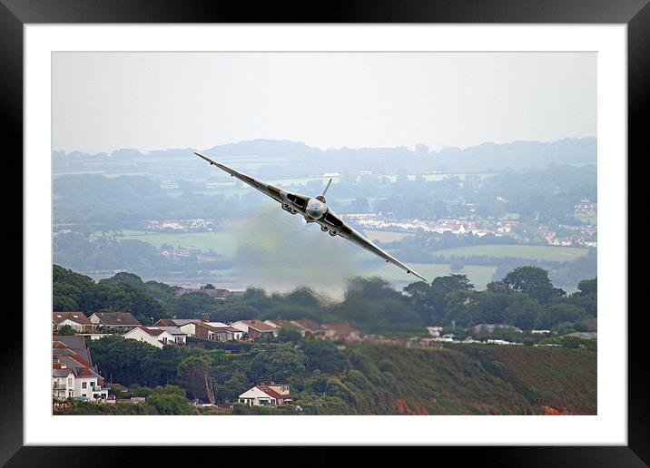 The final Vulcan flight at Dawlish Framed Mounted Print by Oxon Images