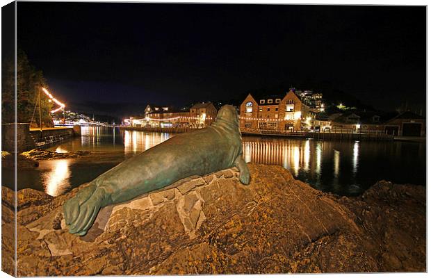 Nelson the seal at Looe Canvas Print by Oxon Images