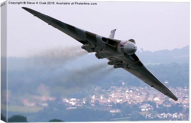 Avro Vulcan - Dawlish Air Show 2015 Canvas Print by Steve H Clark