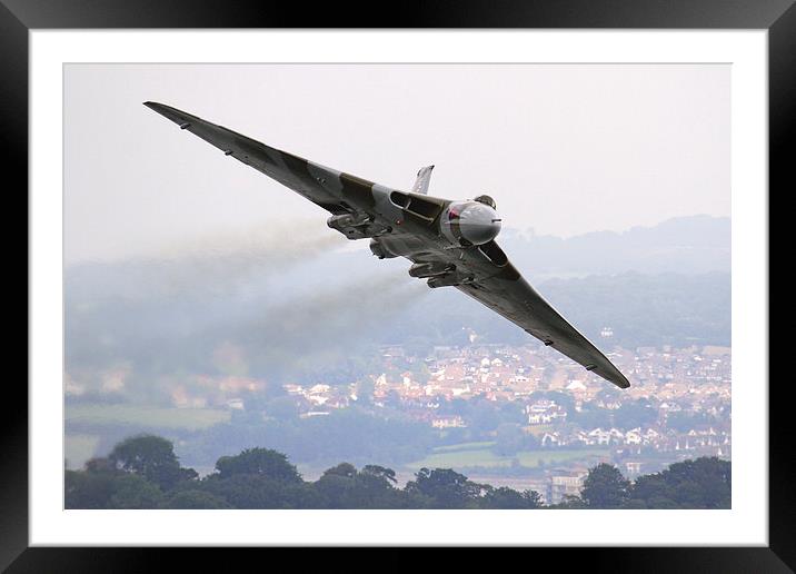 The Avro Vulcan flight at Dawlish 2015 Framed Mounted Print by Oxon Images