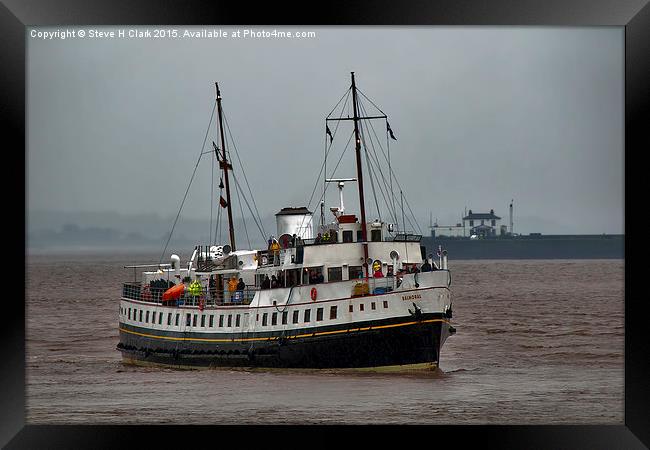 MV Balmoral Approaches Lydney Harbour Framed Print by Steve H Clark